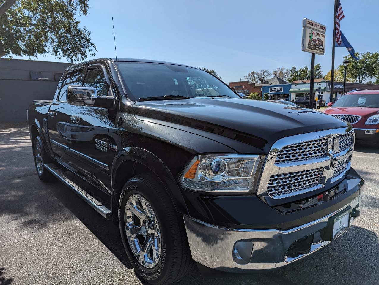 2017 Ram 1500 Laramie photo 4