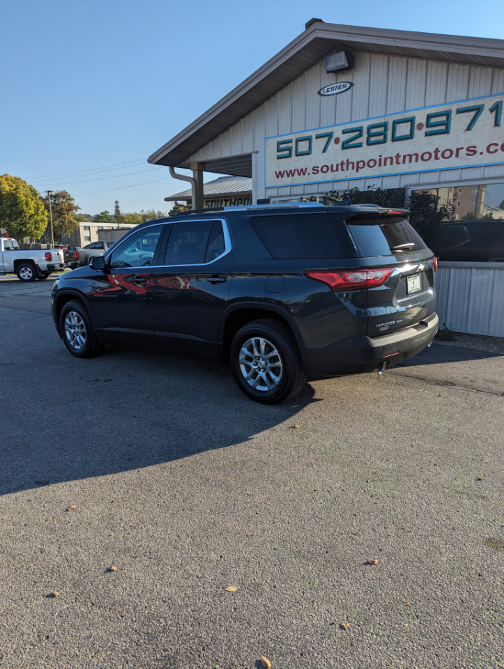 2018 Chevrolet Traverse Cloth 1LT photo 2