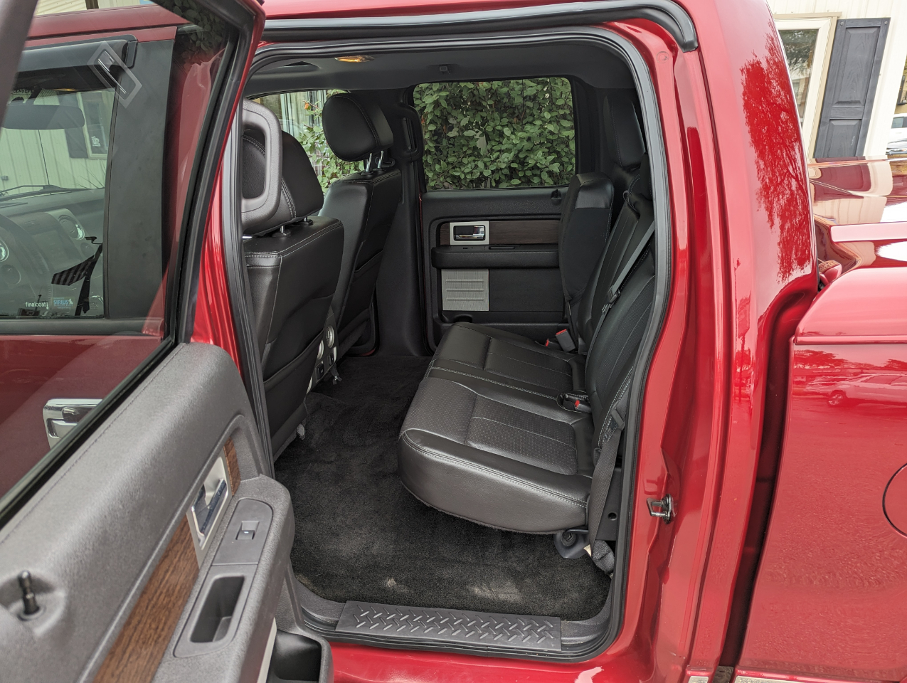 Ford F-150 4WD SuperCrew 145" Lariat 2014 Ford F-150 4WD SuperCrew 145" Lariat 2014