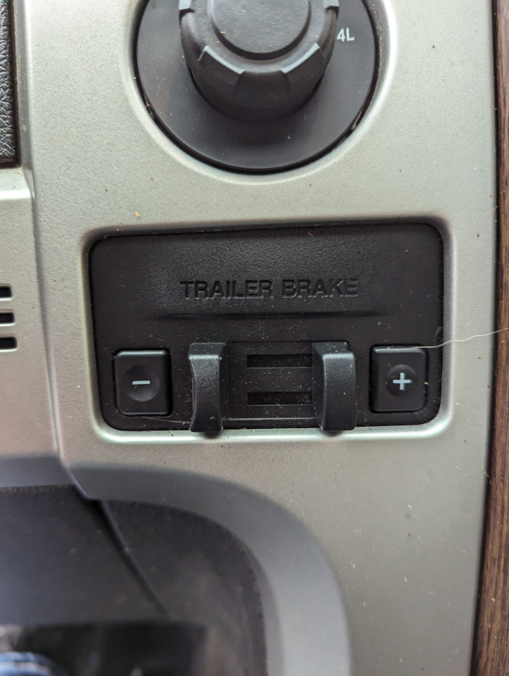 Ford F-150 4WD SuperCrew 145" Lariat 2014 Ford F-150 4WD SuperCrew 145" Lariat 2014