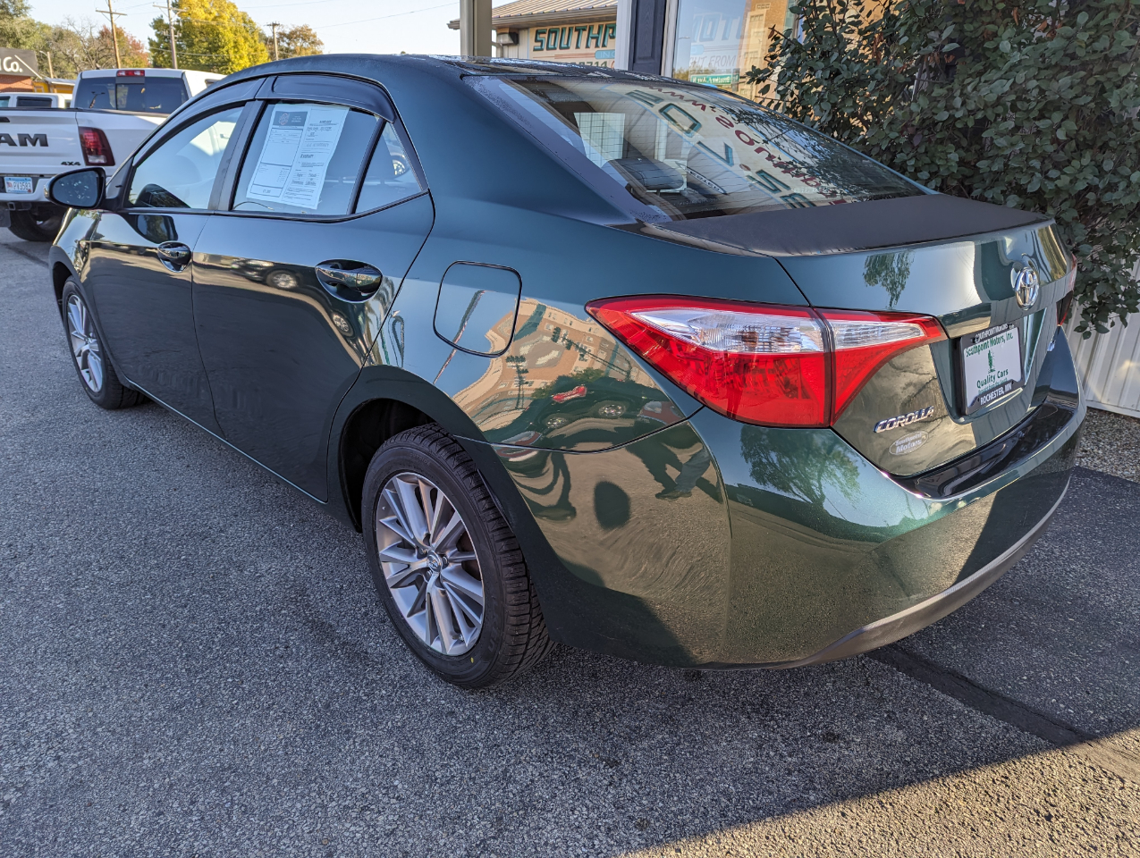 2015 Toyota Corolla LE Premium photo 2