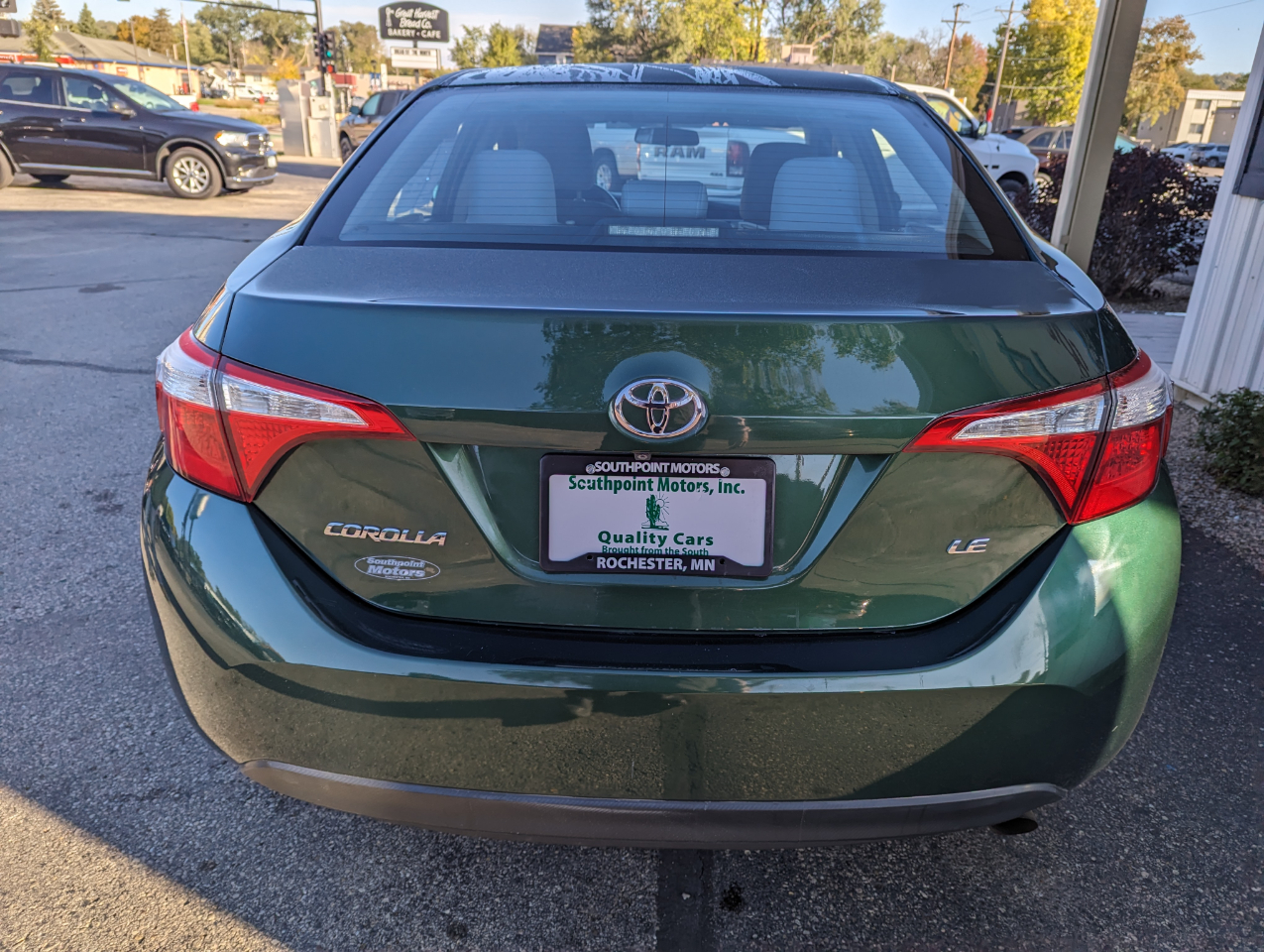 2015 Toyota Corolla LE Premium photo 3