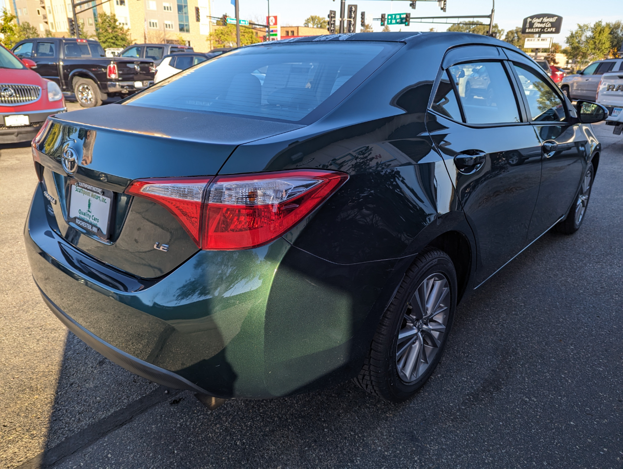 2015 Toyota Corolla LE Premium photo 4