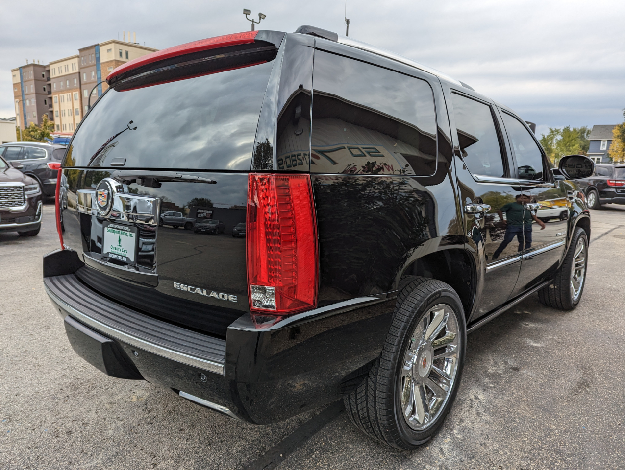 Cadillac Escalade AWD 4dr Platinum Edition 2013 Cadillac Escalade AWD 4dr Platinum Edition 2013