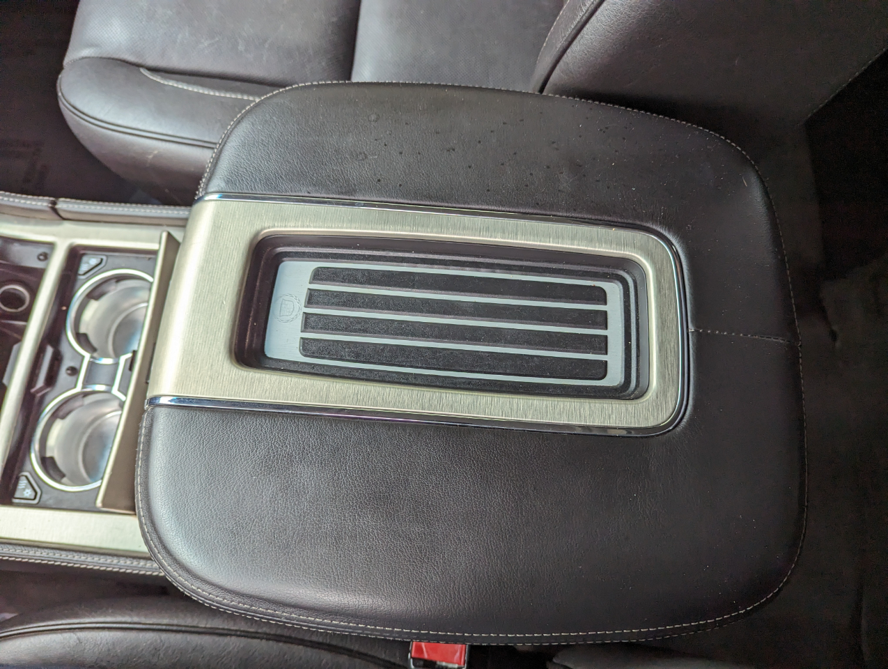 Cadillac Escalade AWD 4dr Platinum Edition 2013 Cadillac Escalade AWD 4dr Platinum Edition 2013
