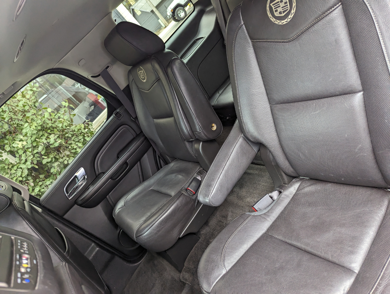 Cadillac Escalade AWD 4dr Platinum Edition 2013 Cadillac Escalade AWD 4dr Platinum Edition 2013