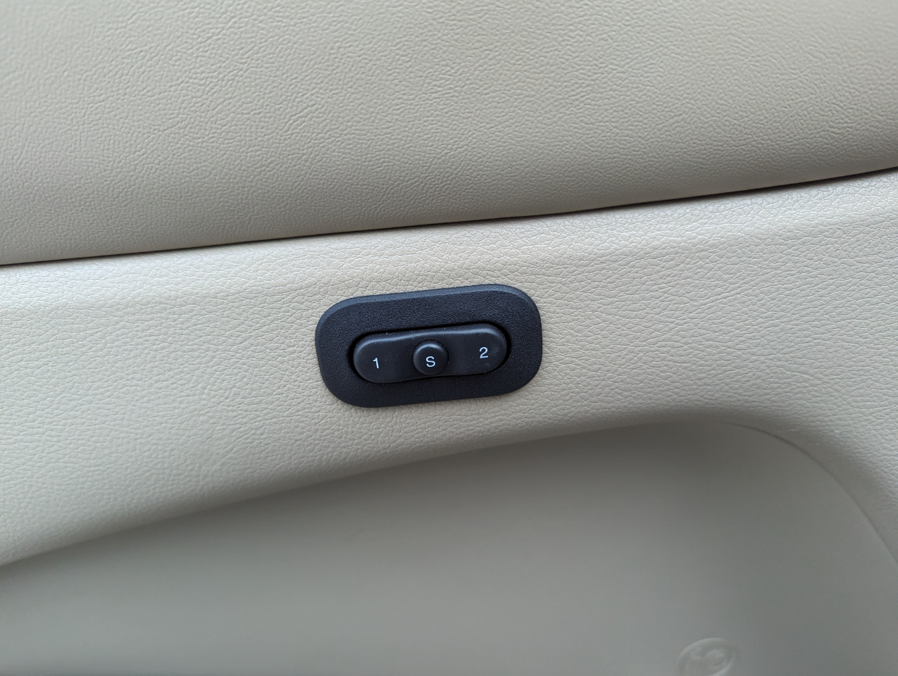 Jeep Grand Cherokee 4WD 4dr Limited 2014 Jeep Grand Cherokee 4WD 4dr Limited 2014