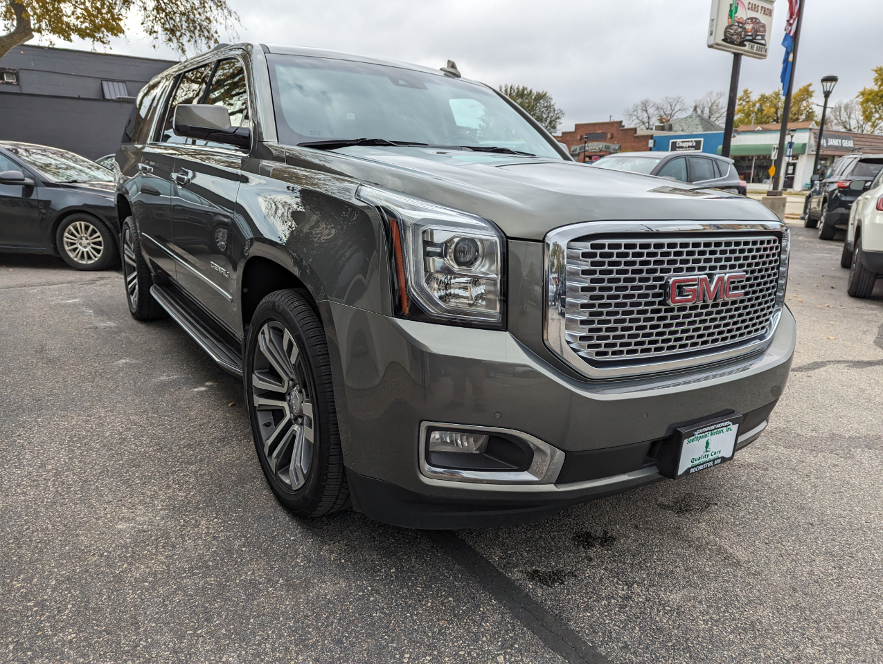 GMC Yukon XL 4WD 4dr Denali 2017 GMC Yukon XL 4WD 4dr Denali 2017
