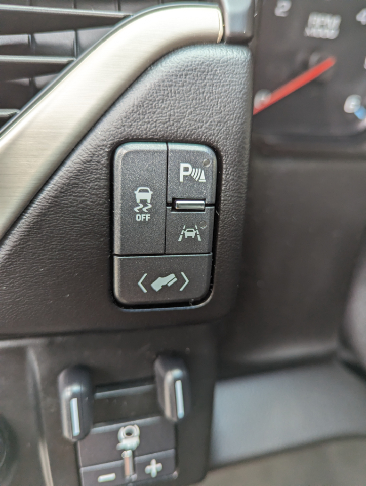 GMC Yukon XL 4WD 4dr Denali 2017 GMC Yukon XL 4WD 4dr Denali 2017