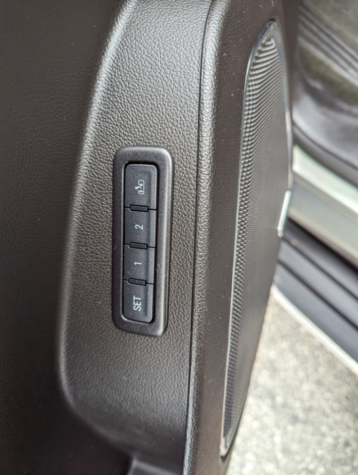 GMC Yukon XL 4WD 4dr Denali 2017 GMC Yukon XL 4WD 4dr Denali 2017