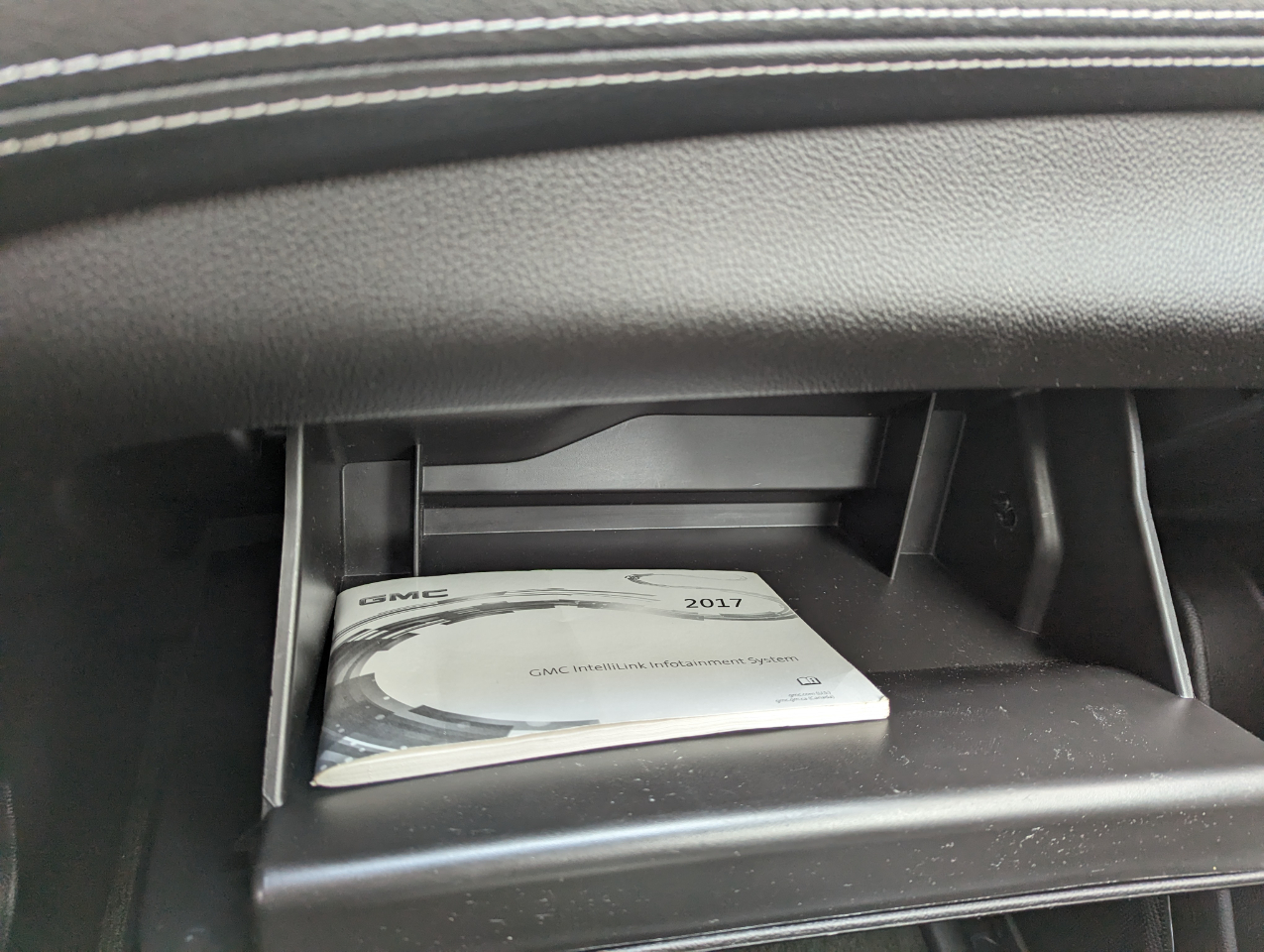 GMC Yukon XL 4WD 4dr Denali 2017 GMC Yukon XL 4WD 4dr Denali 2017
