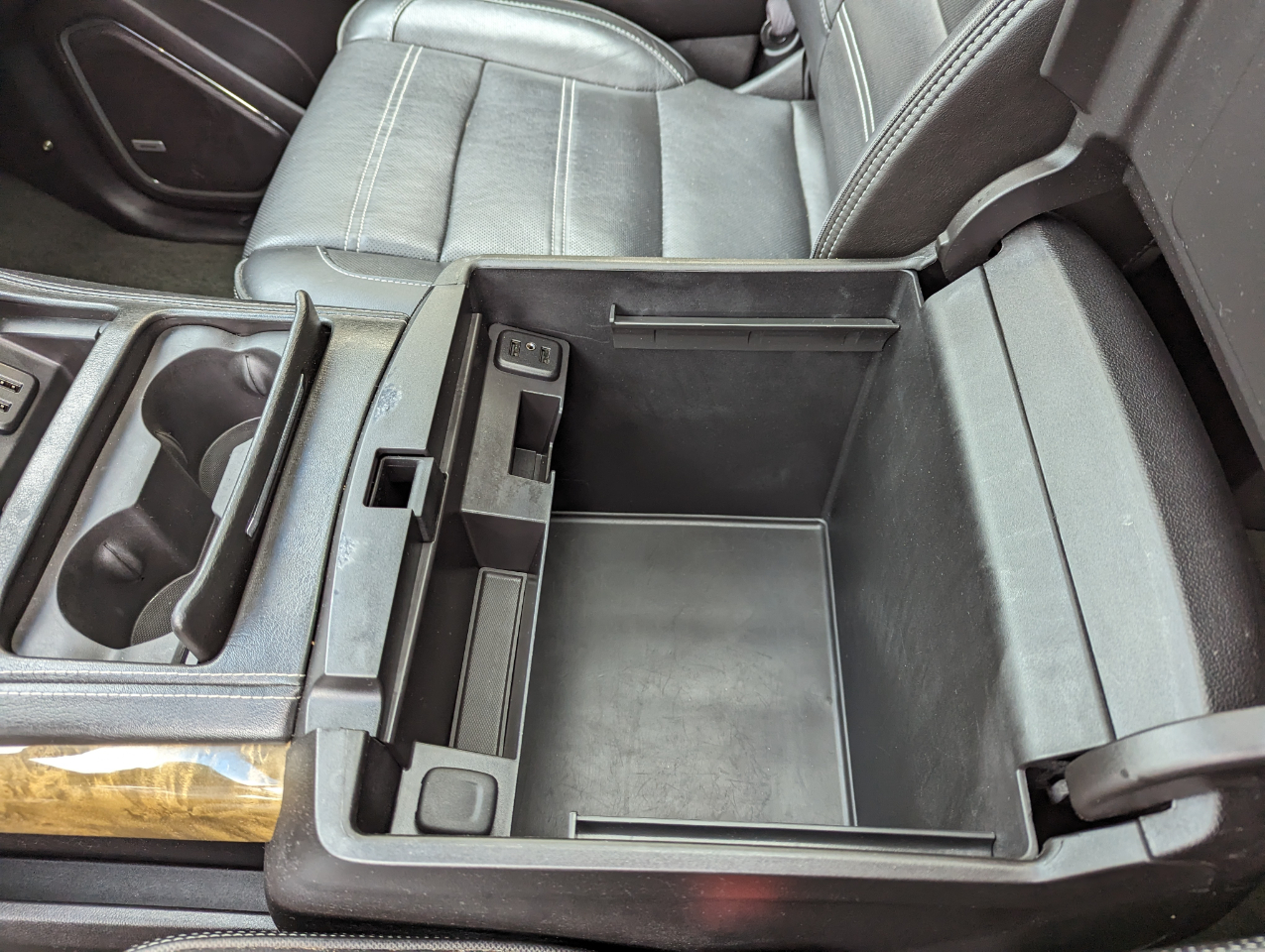 GMC Yukon XL 4WD 4dr Denali 2017 GMC Yukon XL 4WD 4dr Denali 2017