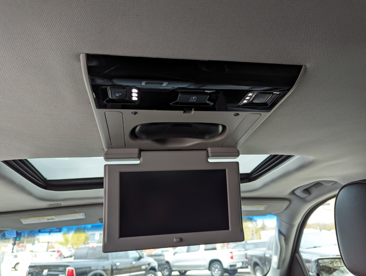 GMC Yukon XL 4WD 4dr Denali 2017 GMC Yukon XL 4WD 4dr Denali 2017