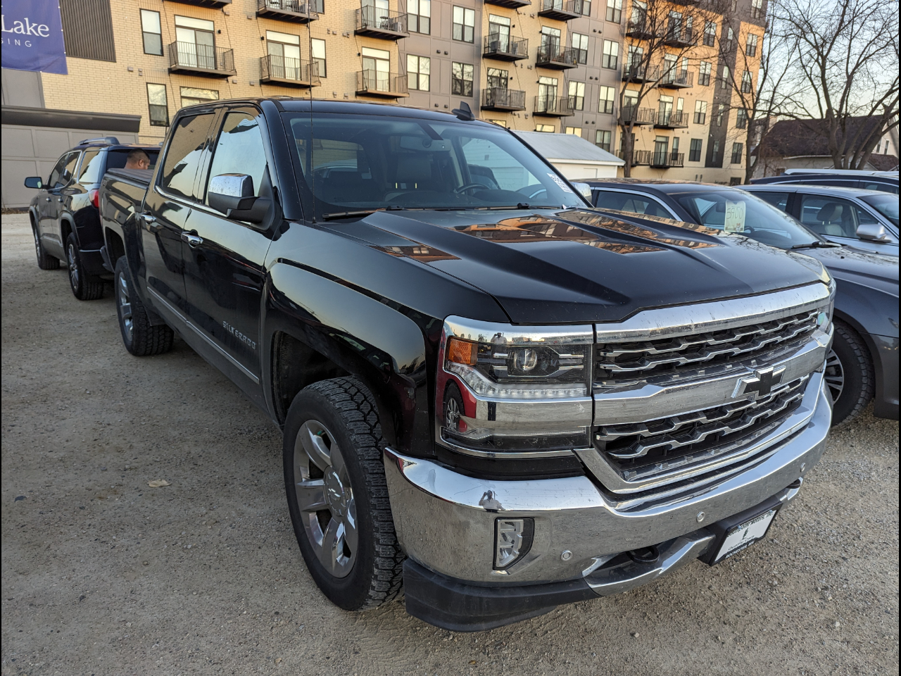 2018 Chevrolet Silverado 1500 4WD Crew Cab 143.5" LTZ w/1LZ