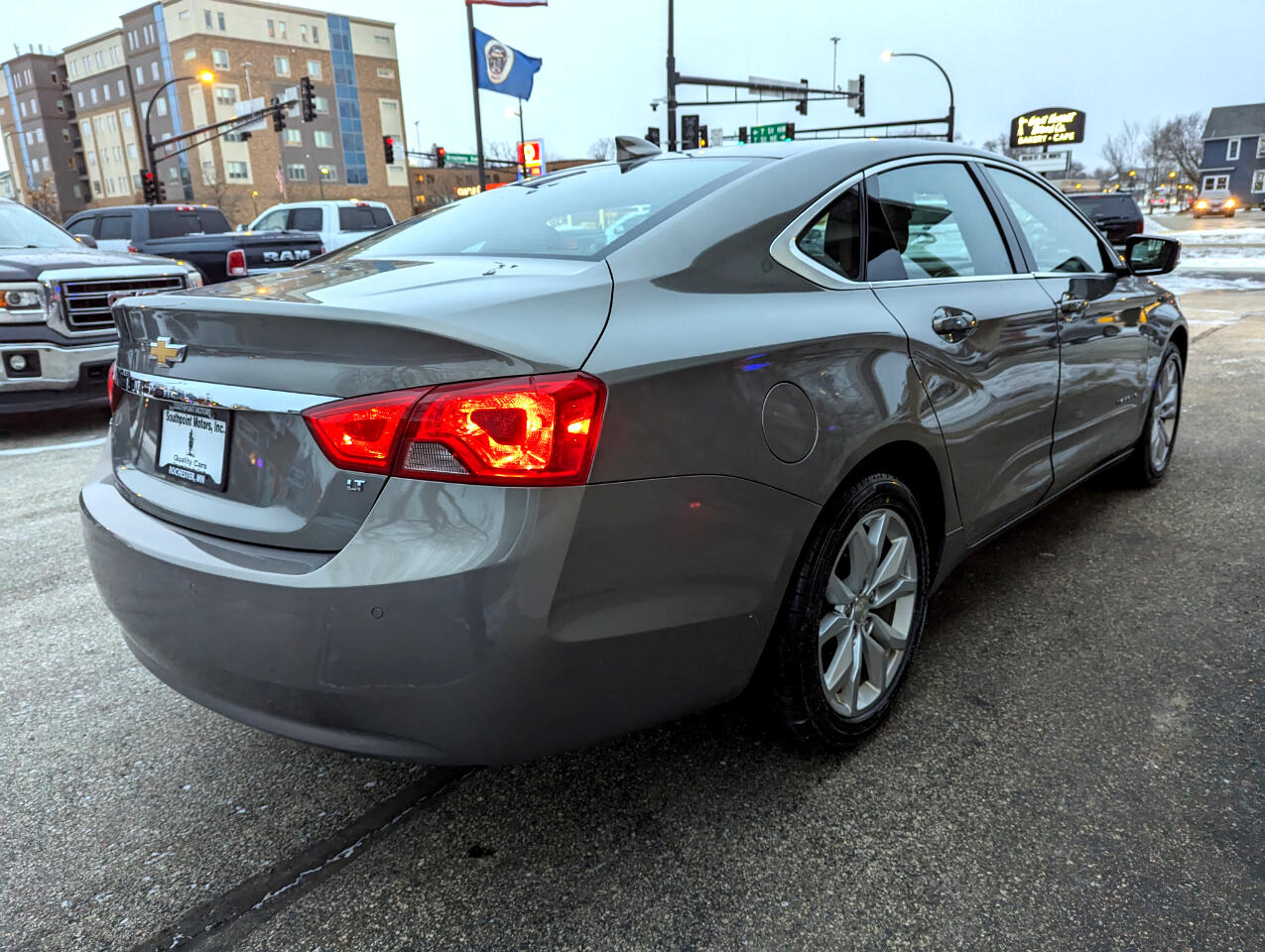 Chevrolet Impala 4dr Sdn LT w/1LT 2018