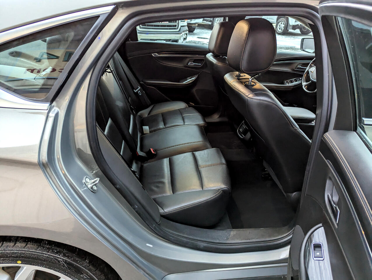 Chevrolet Impala 4dr Sdn LT w/1LT 2018