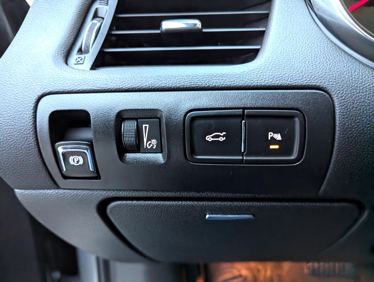 Chevrolet Impala 4dr Sdn LT w/1LT 2018