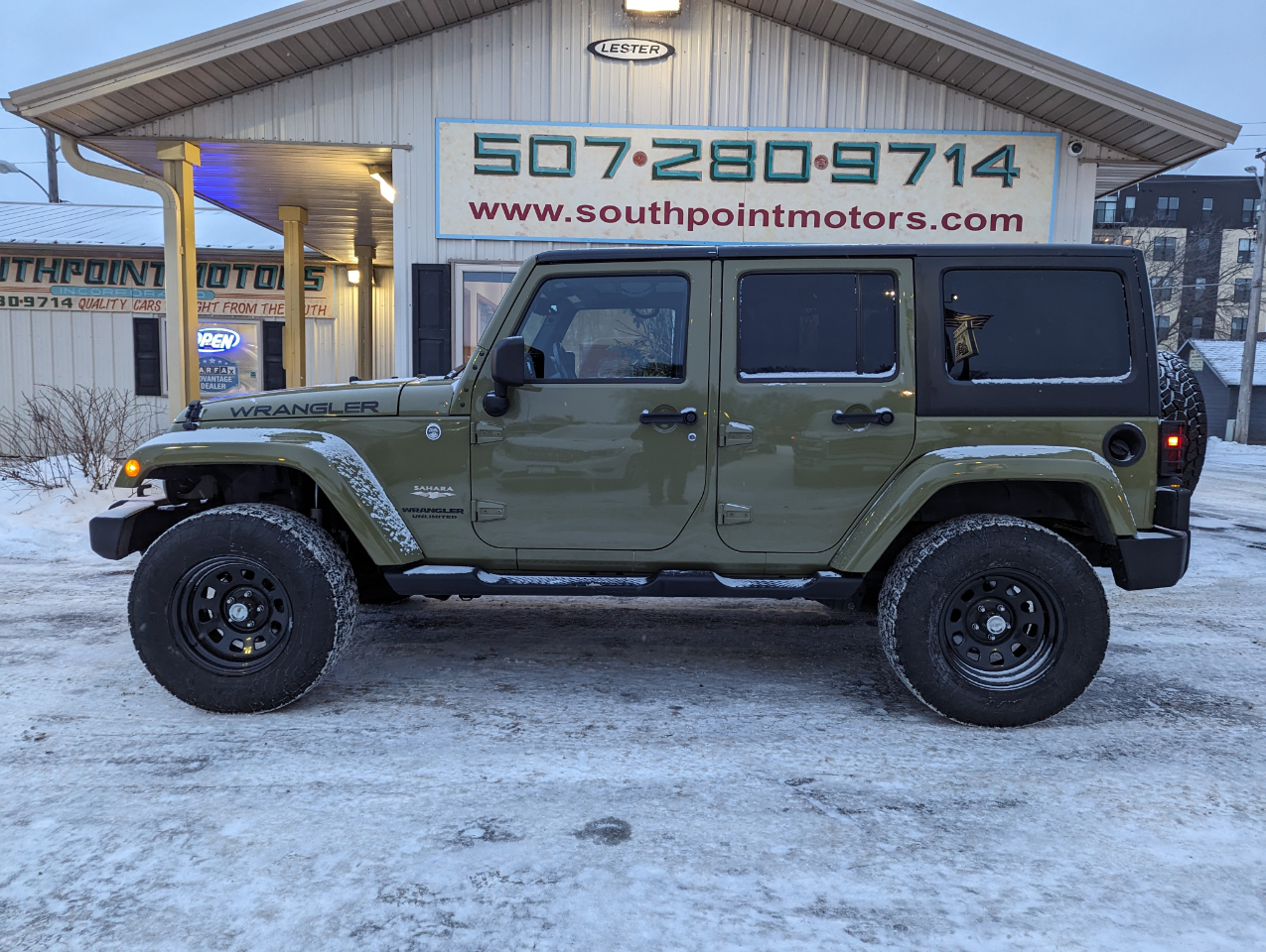 Jeep Wrangler Unlimited 4WD 4dr Sahara 2013