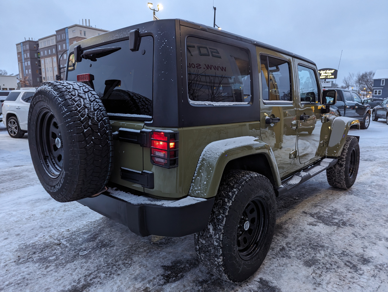 Jeep Wrangler Unlimited 4WD 4dr Sahara 2013