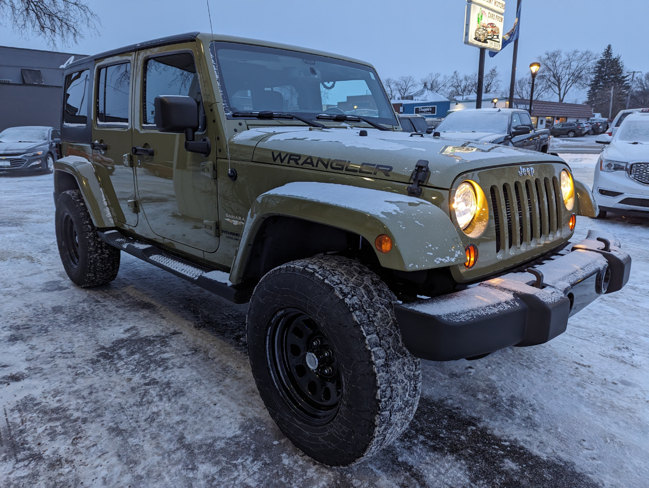 Jeep Wrangler Unlimited 4WD 4dr Sahara 2013