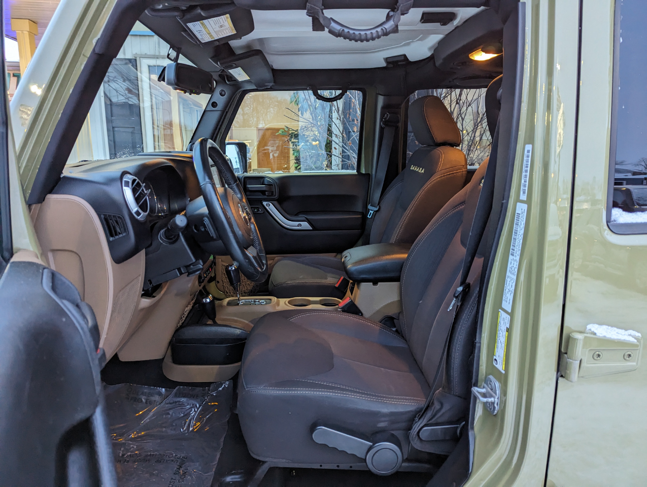 Jeep Wrangler Unlimited 4WD 4dr Sahara 2013