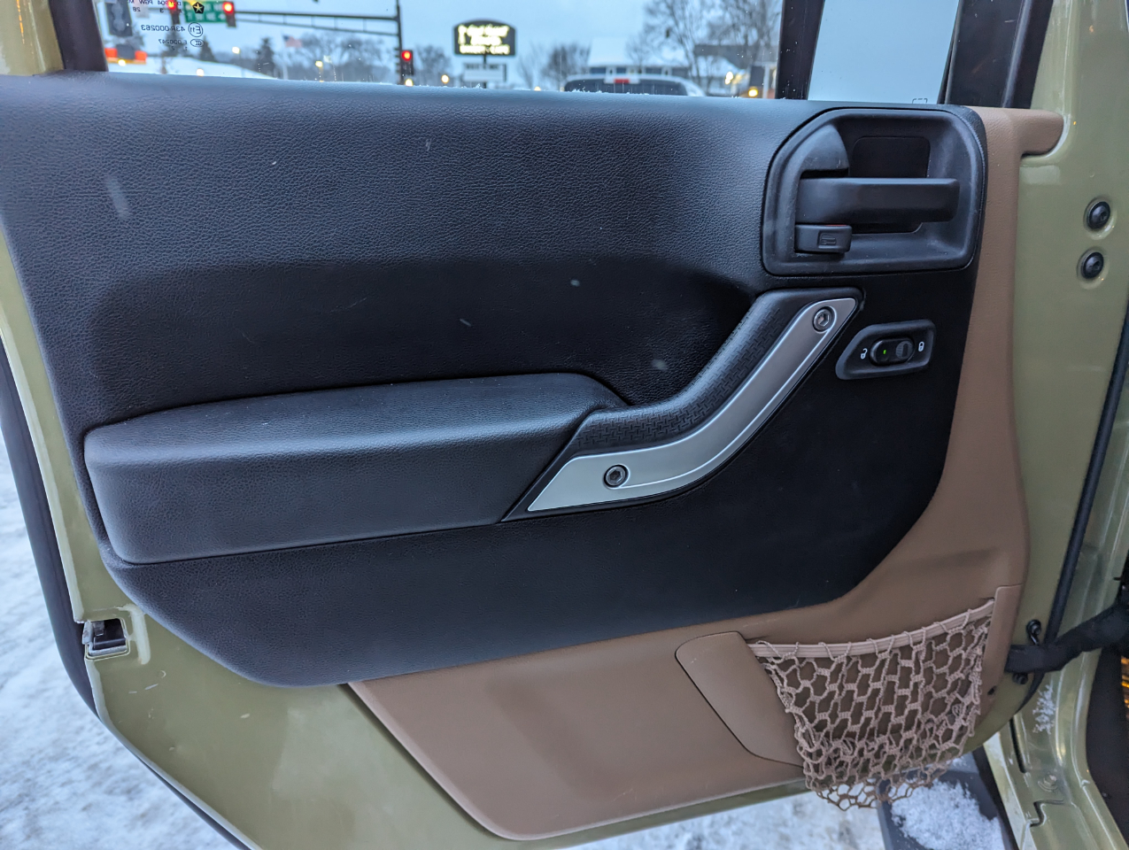 Jeep Wrangler Unlimited 4WD 4dr Sahara 2013