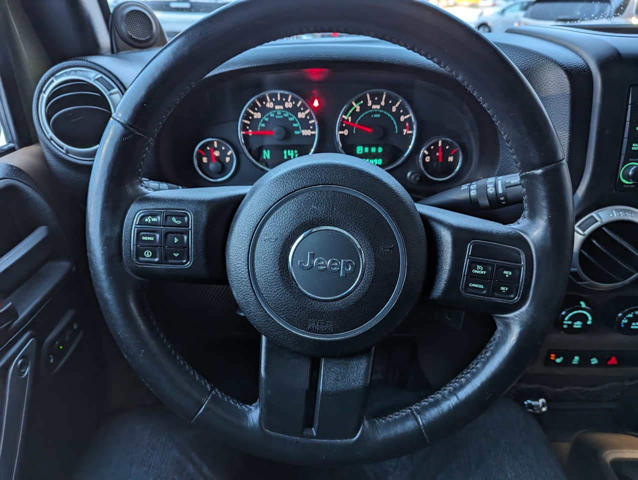 Jeep Wrangler Unlimited 4WD 4dr Sahara 2013