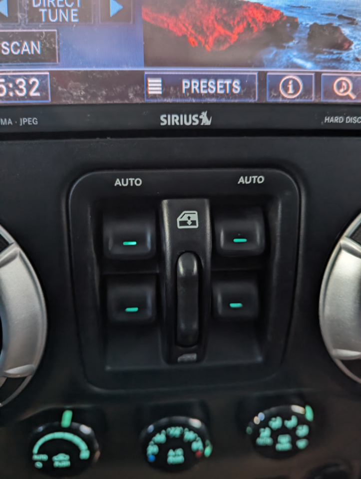 Jeep Wrangler Unlimited 4WD 4dr Sahara 2013