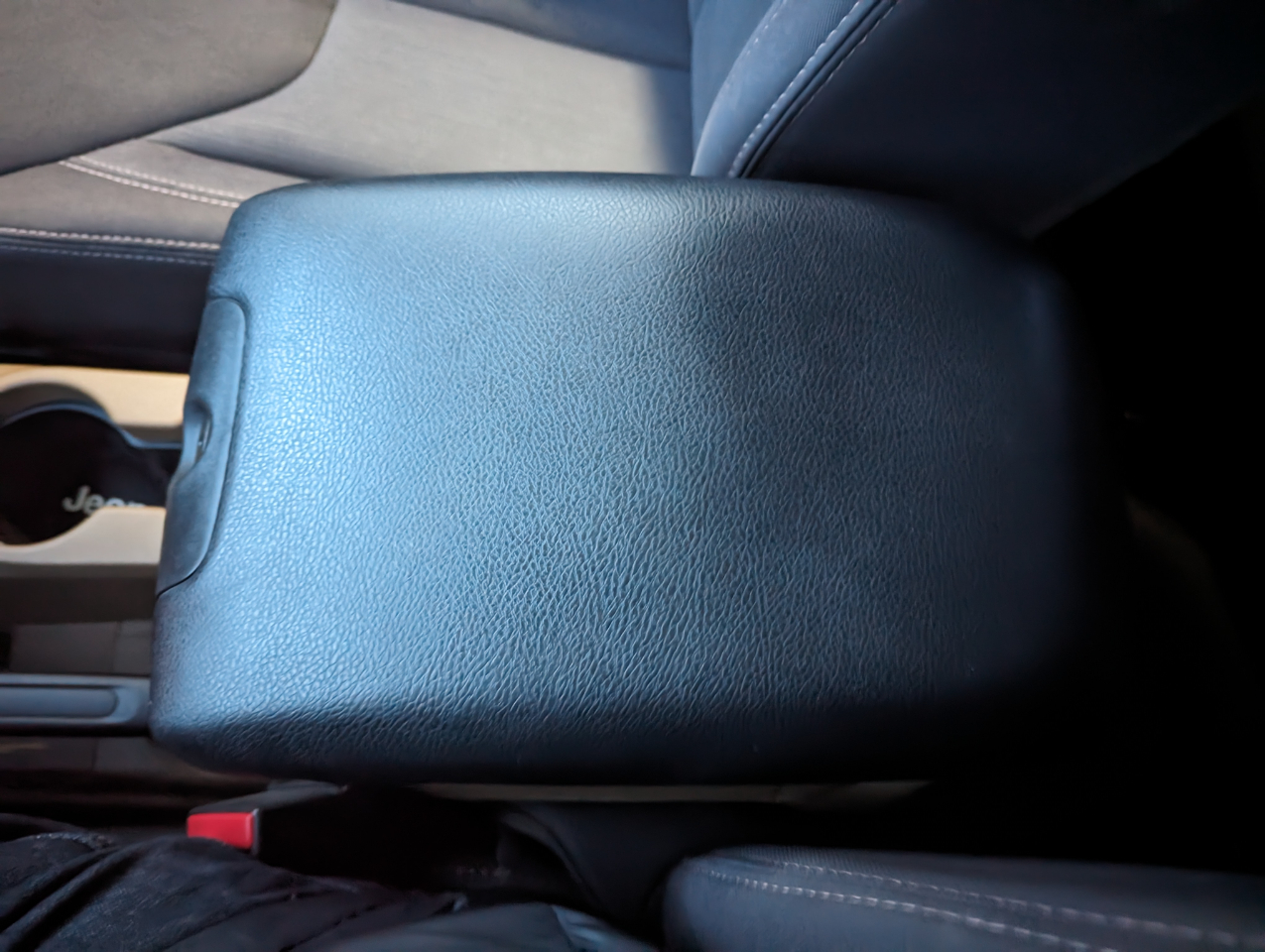 Jeep Wrangler Unlimited 4WD 4dr Sahara 2013