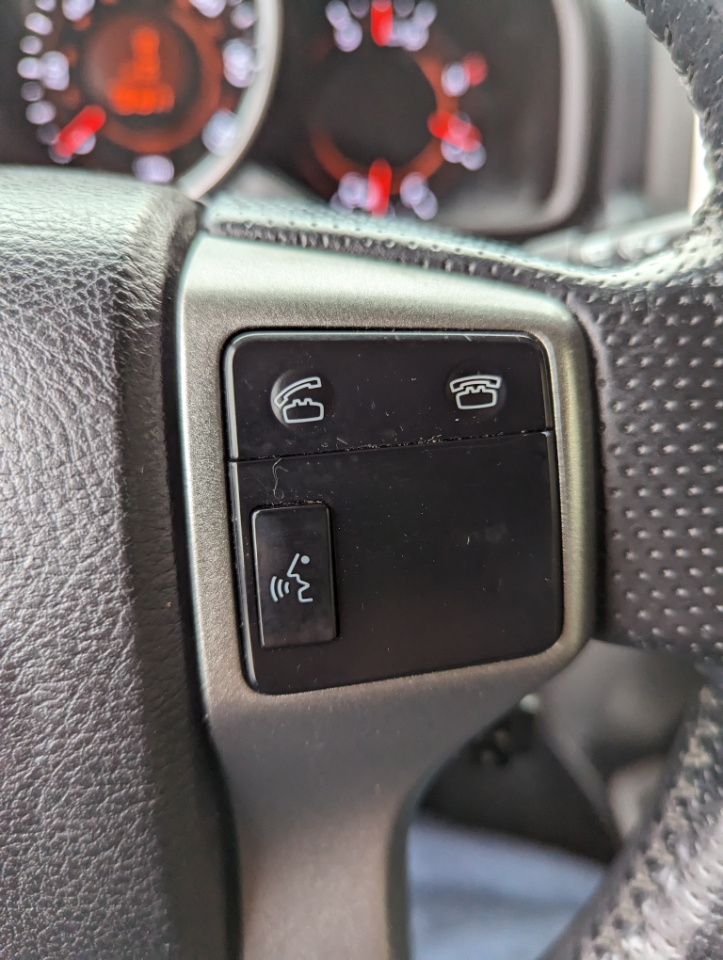 Toyota 4Runner 4WD 4dr V6 Limited (Natl) 2011