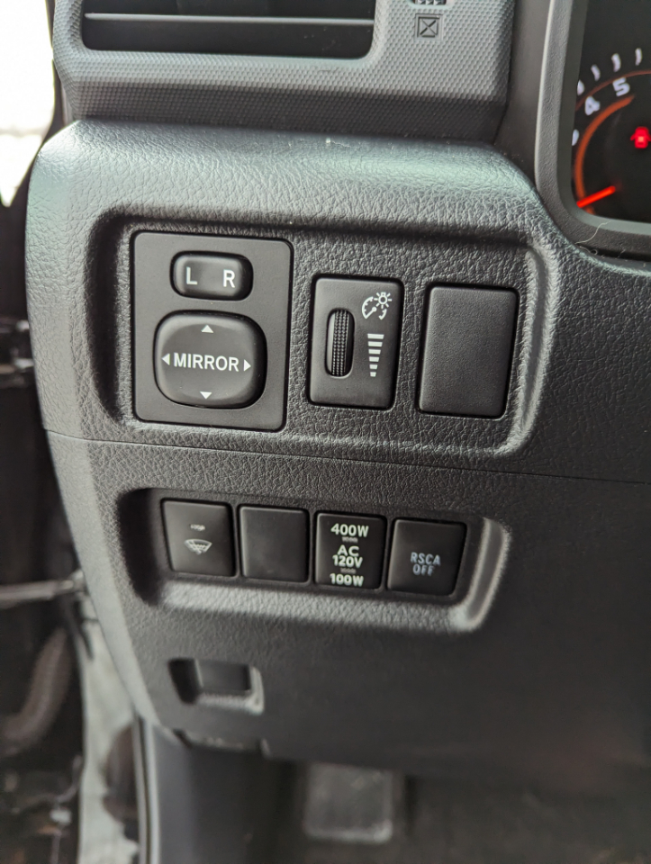 Toyota 4Runner 4WD 4dr V6 Limited (Natl) 2011