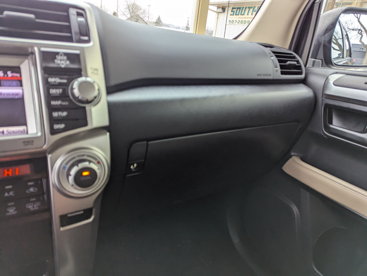 Toyota 4Runner 4WD 4dr V6 Limited (Natl) 2011