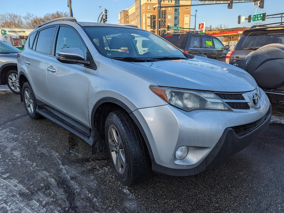 Toyota RAV4 AWD 4dr XLE (Natl) 2015