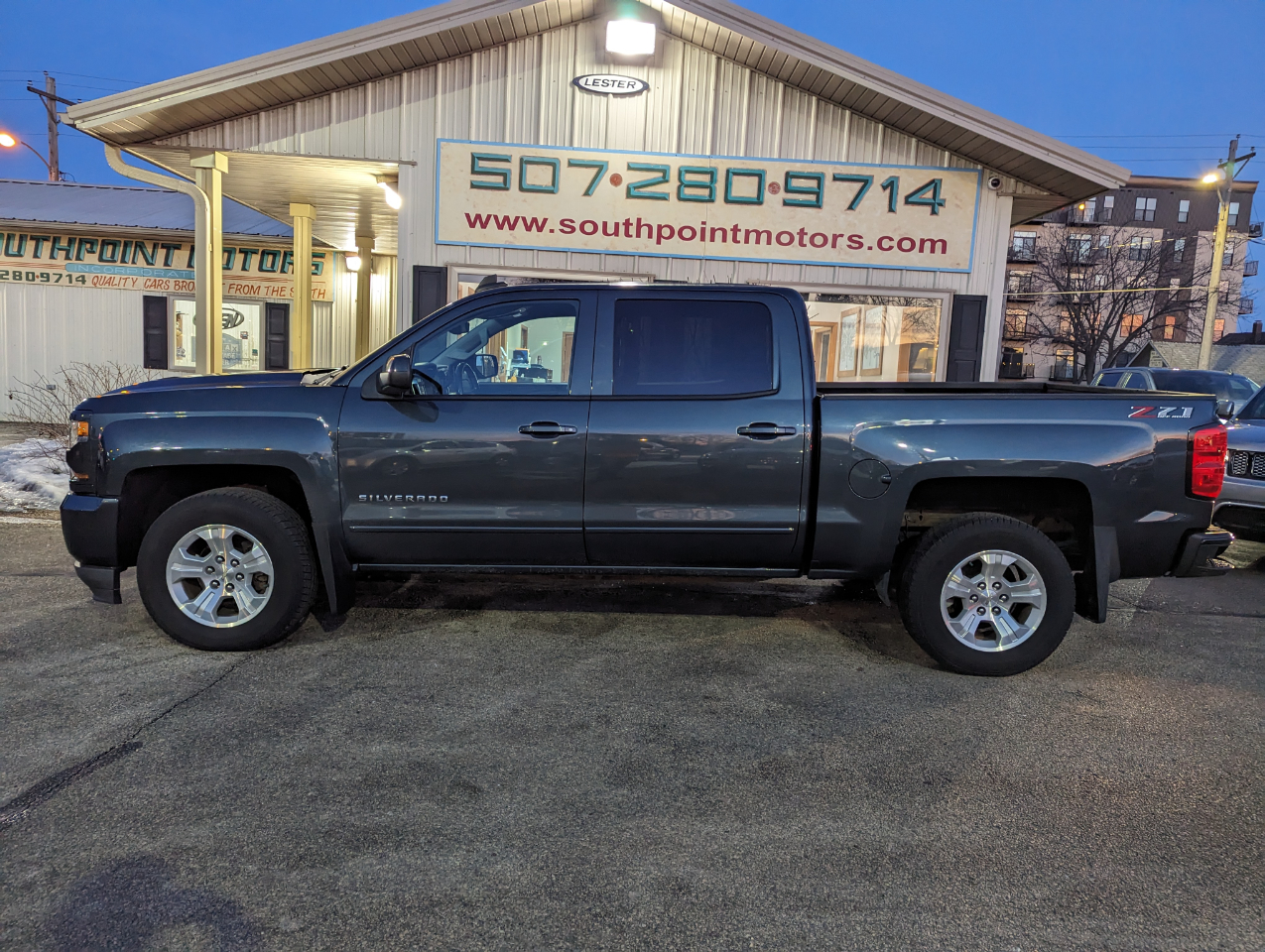Chevrolet Silverado 1500 4WD Crew Cab 143.5" LT w/2LT 2018