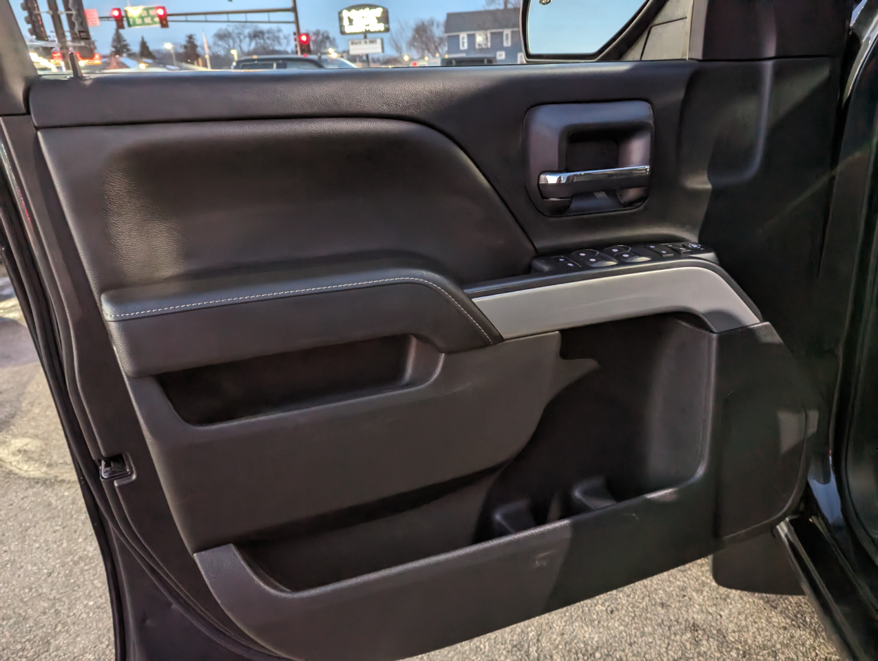 Chevrolet Silverado 1500 4WD Crew Cab 143.5" LT w/2LT 2018