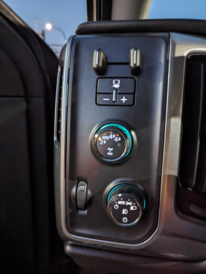 Chevrolet Silverado 1500 4WD Crew Cab 143.5" LT w/2LT 2018