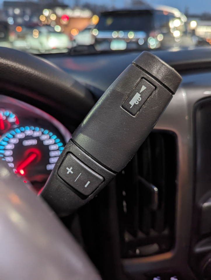 Chevrolet Silverado 1500 4WD Crew Cab 143.5" LT w/2LT 2018