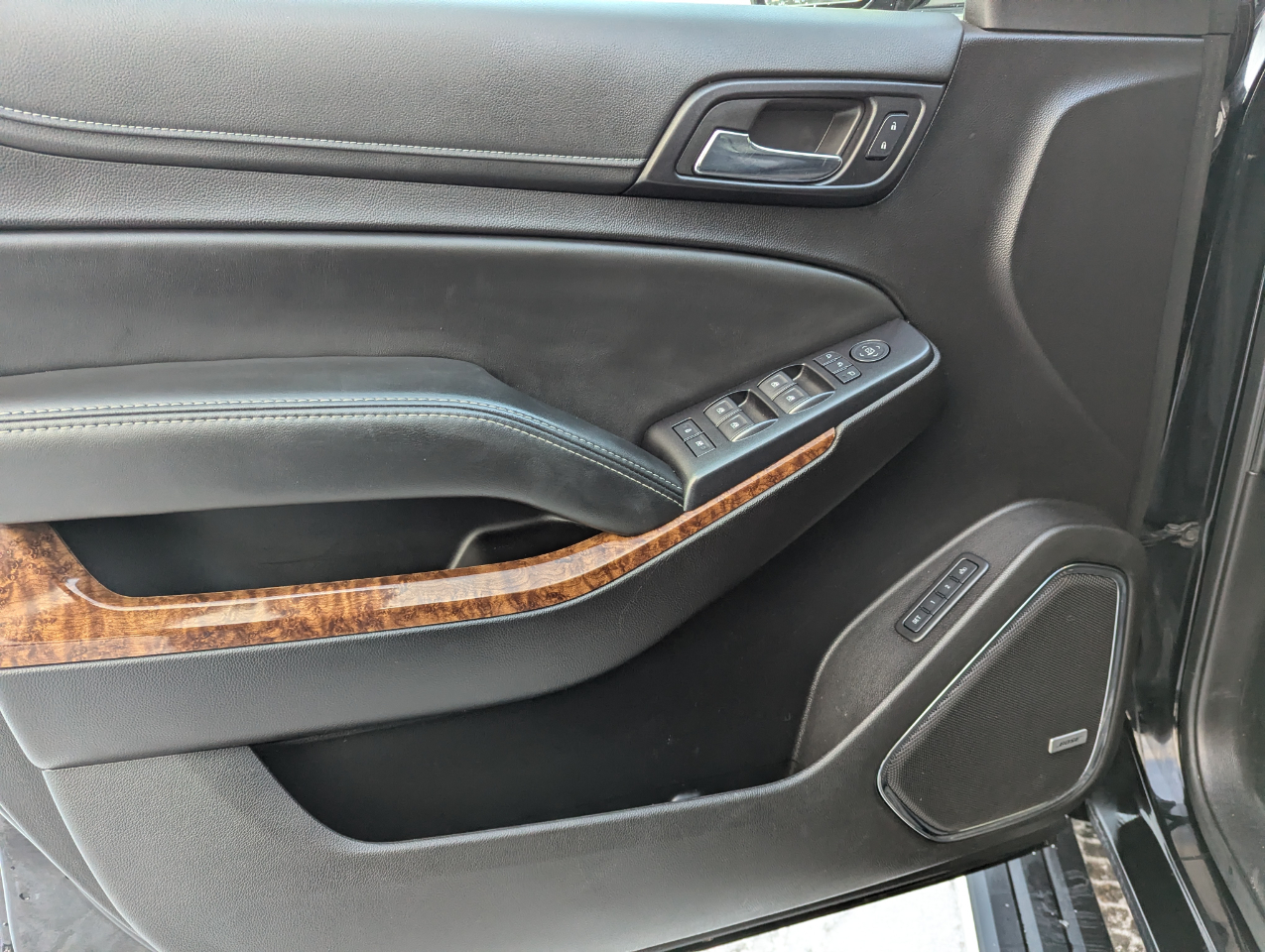 Chevrolet Suburban 4WD 4dr 1500 LTZ 2016