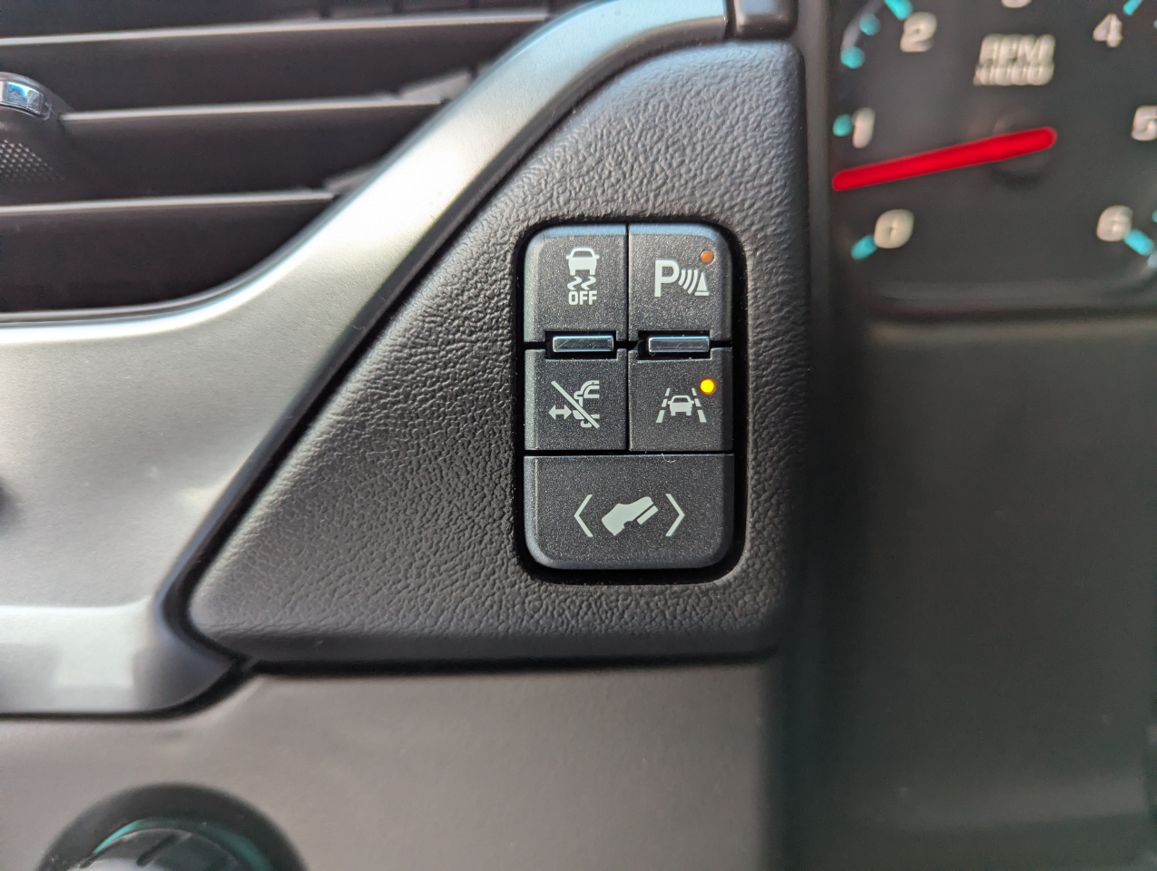 Chevrolet Suburban 4WD 4dr 1500 LTZ 2016