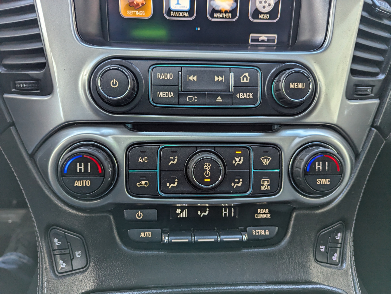 Chevrolet Suburban 4WD 4dr 1500 LTZ 2016