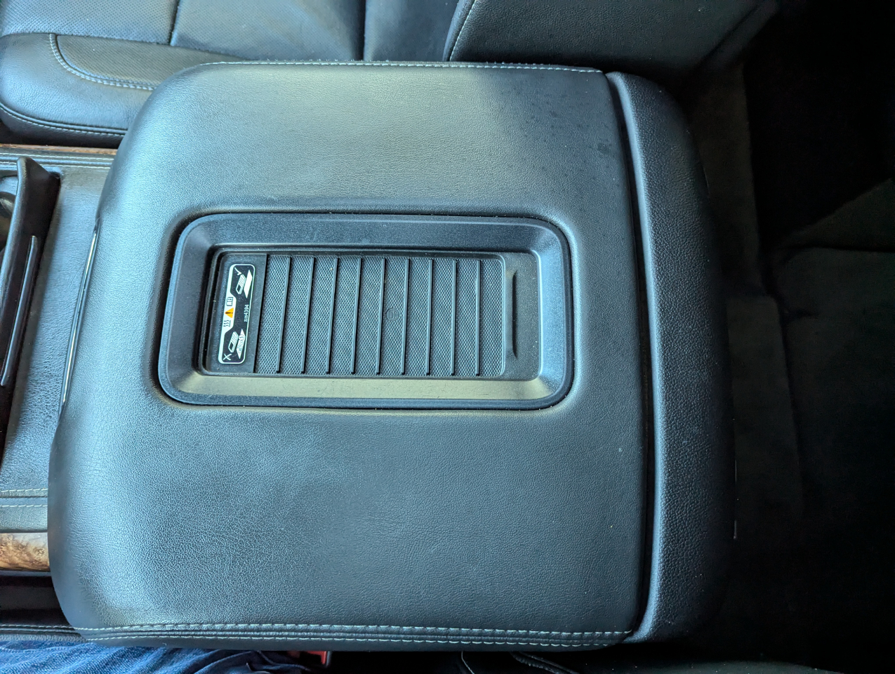 Chevrolet Suburban 4WD 4dr 1500 LTZ 2016