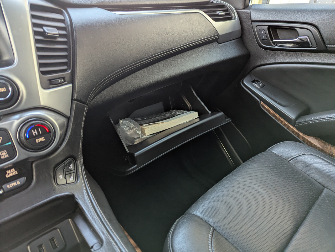 Chevrolet Suburban 4WD 4dr 1500 LTZ 2016