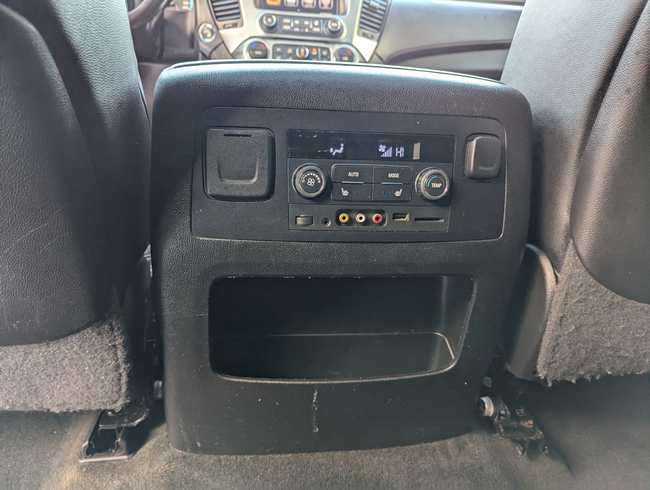 Chevrolet Suburban 4WD 4dr 1500 LTZ 2016