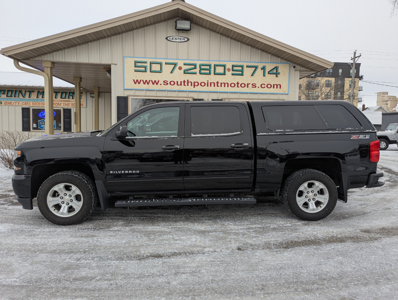 Chevrolet Silverado 1500 4WD Crew Cab 143.5" LT w/2LT 2017