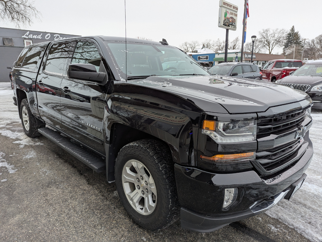 Chevrolet Silverado 1500 4WD Crew Cab 143.5" LT w/2LT 2017