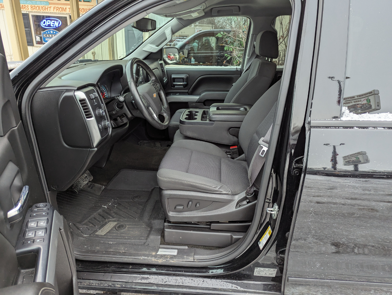 Chevrolet Silverado 1500 4WD Crew Cab 143.5" LT w/2LT 2017