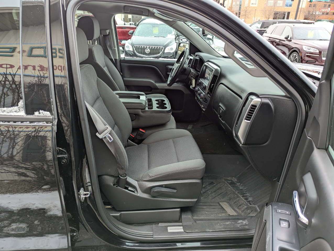 Chevrolet Silverado 1500 4WD Crew Cab 143.5" LT w/2LT 2017