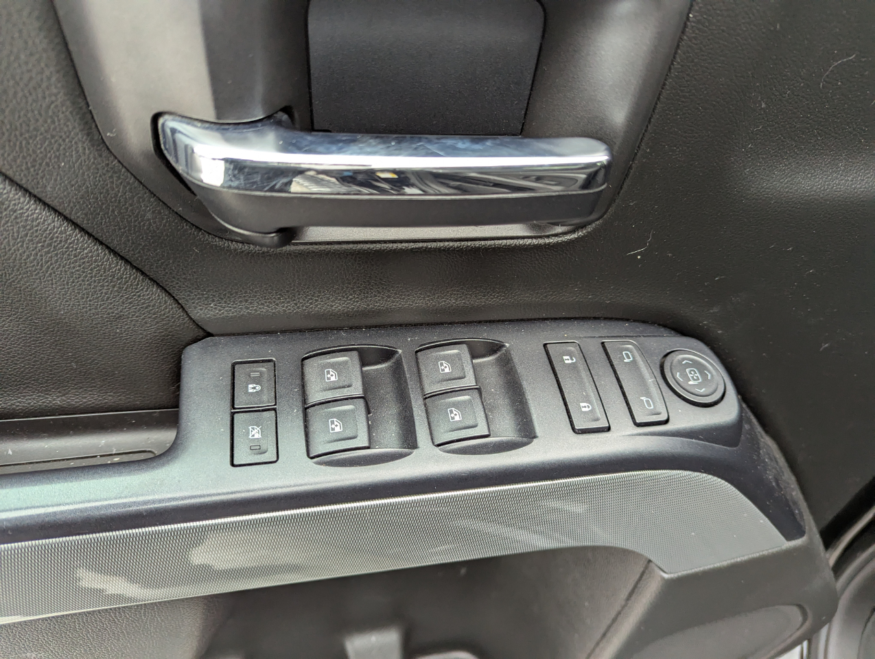 Chevrolet Silverado 1500 4WD Crew Cab 143.5" LT w/2LT 2017