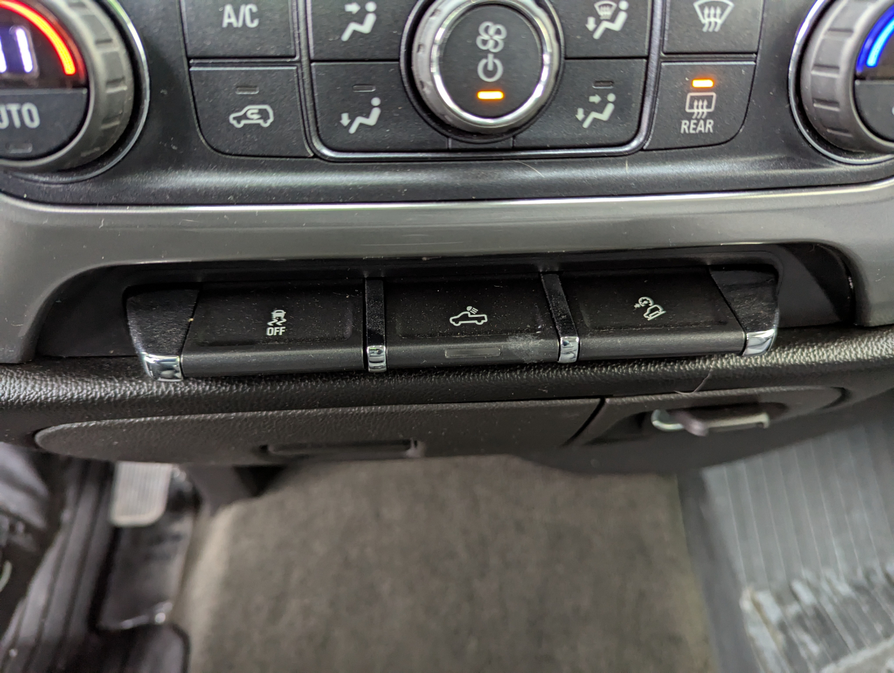 Chevrolet Silverado 1500 4WD Crew Cab 143.5" LT w/2LT 2017