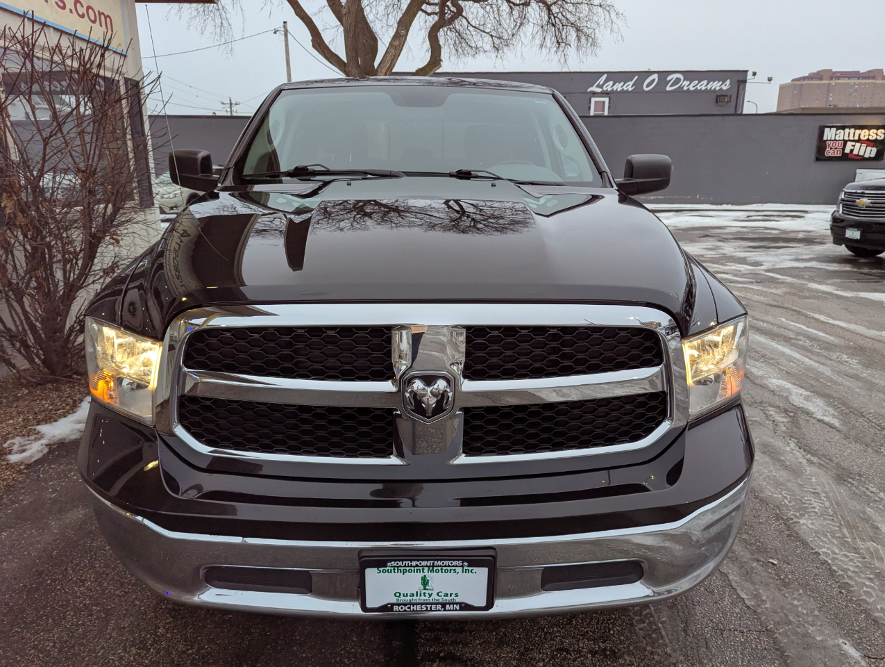 RAM 1500 SLT 4x4 Quad Cab 6'4" Box 2017